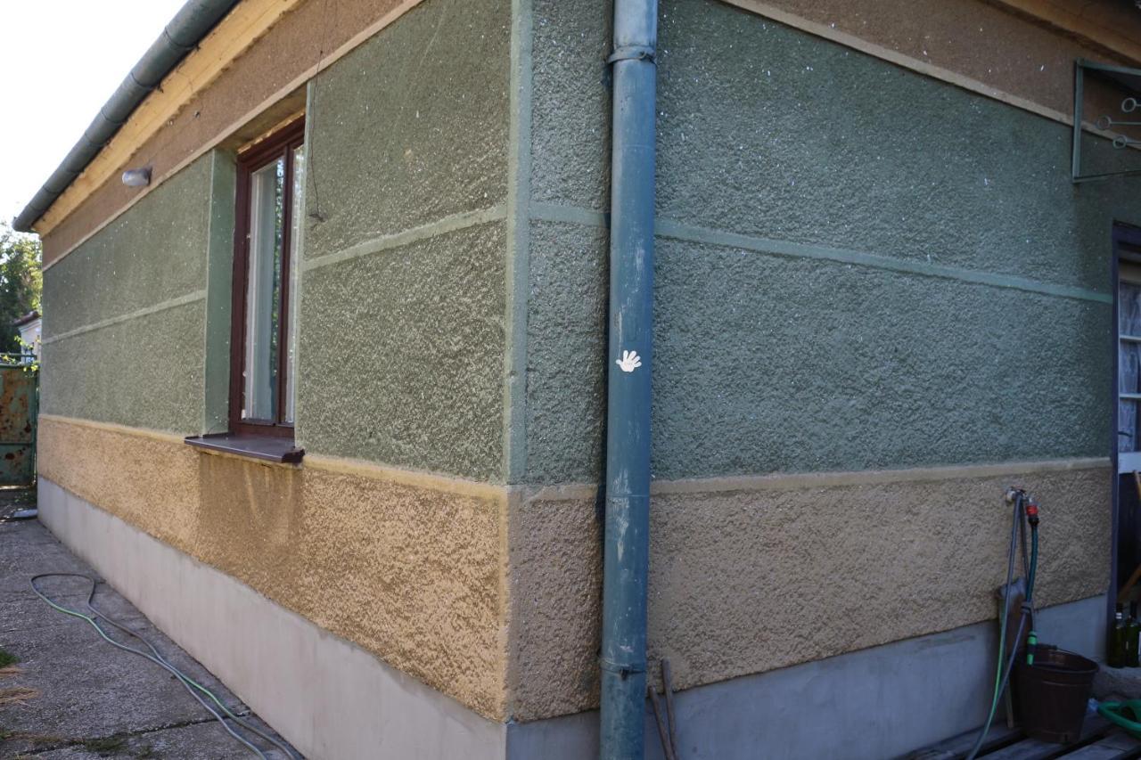 Vinyl House Pension Strekov Buitenkant foto